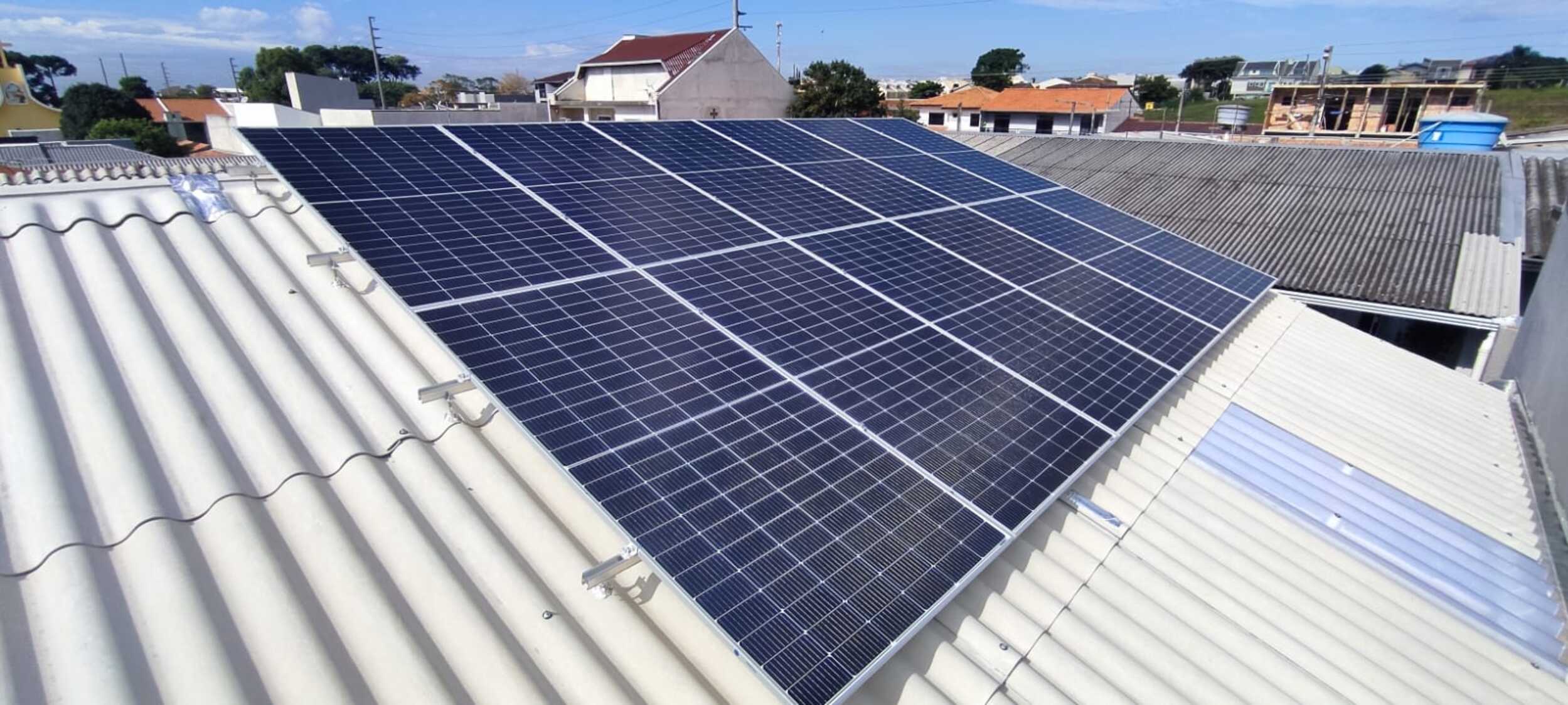 Energia fotovoltaica vs. aluguel de imóveis qual o melhor investimento